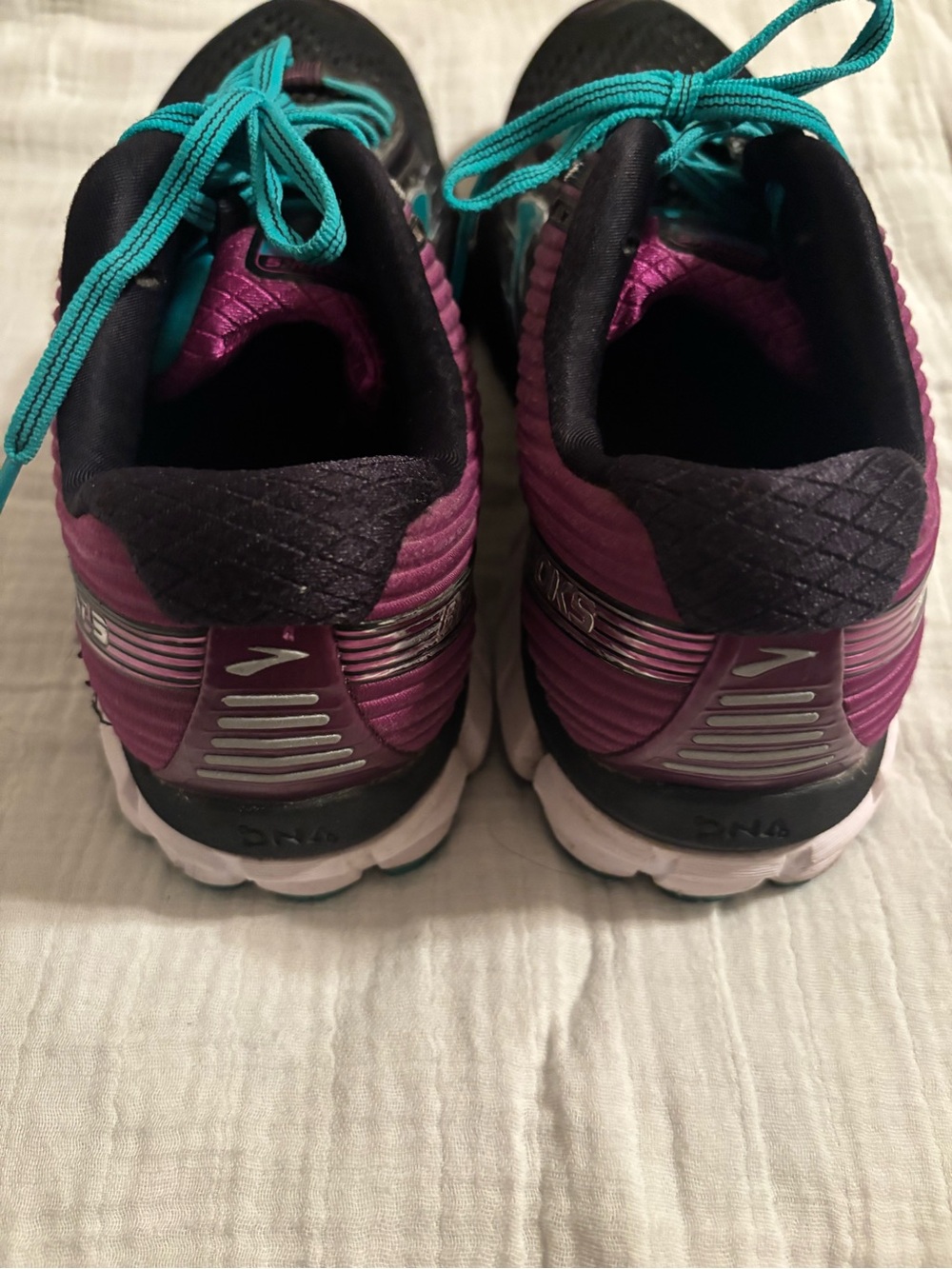 Brooks Women’s Shoes Size 9 - Picture 14 of 15
